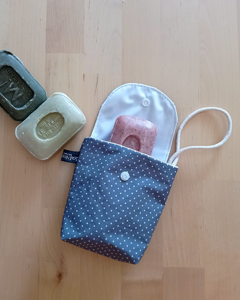 Pochette à savon SOAPY enduite Gris pois blancs