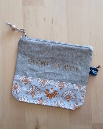 Pochette LOVESUMMER "PROVENCE MON AMOUR" Diva Ocre – Image 2