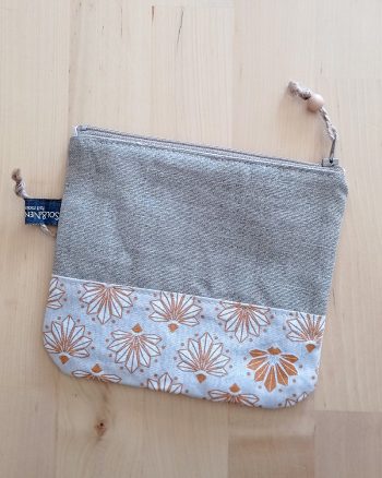 Pochette LOVESUMMER "PROVENCE MON AMOUR" Diva Ocre – Image 3