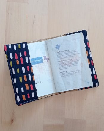 Protège Passeport TRAVEL Dotty Noir multico – Image 3