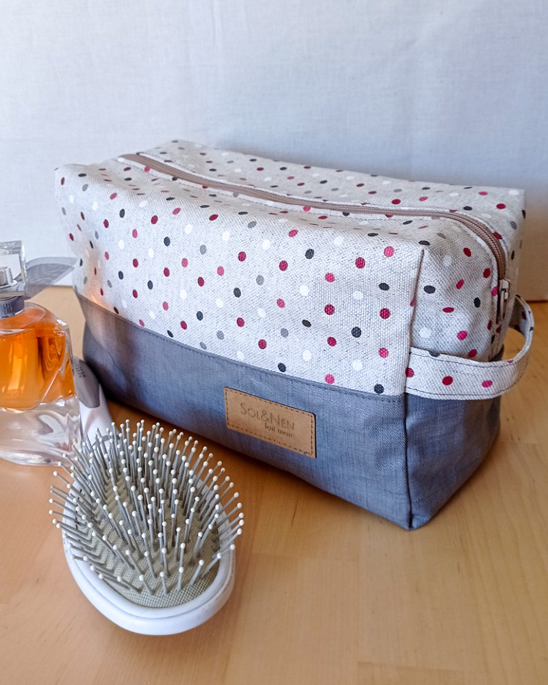 Trousse de toilette enduite SIENNA Dotty multico gris