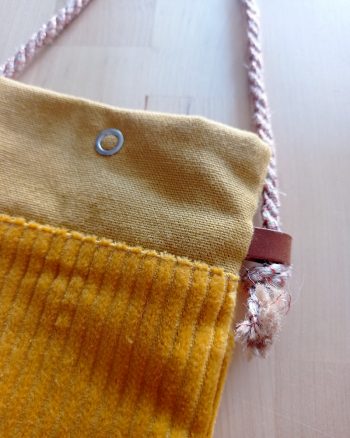 Pochette smartphone SONIA Velours Moutarde – Image 5